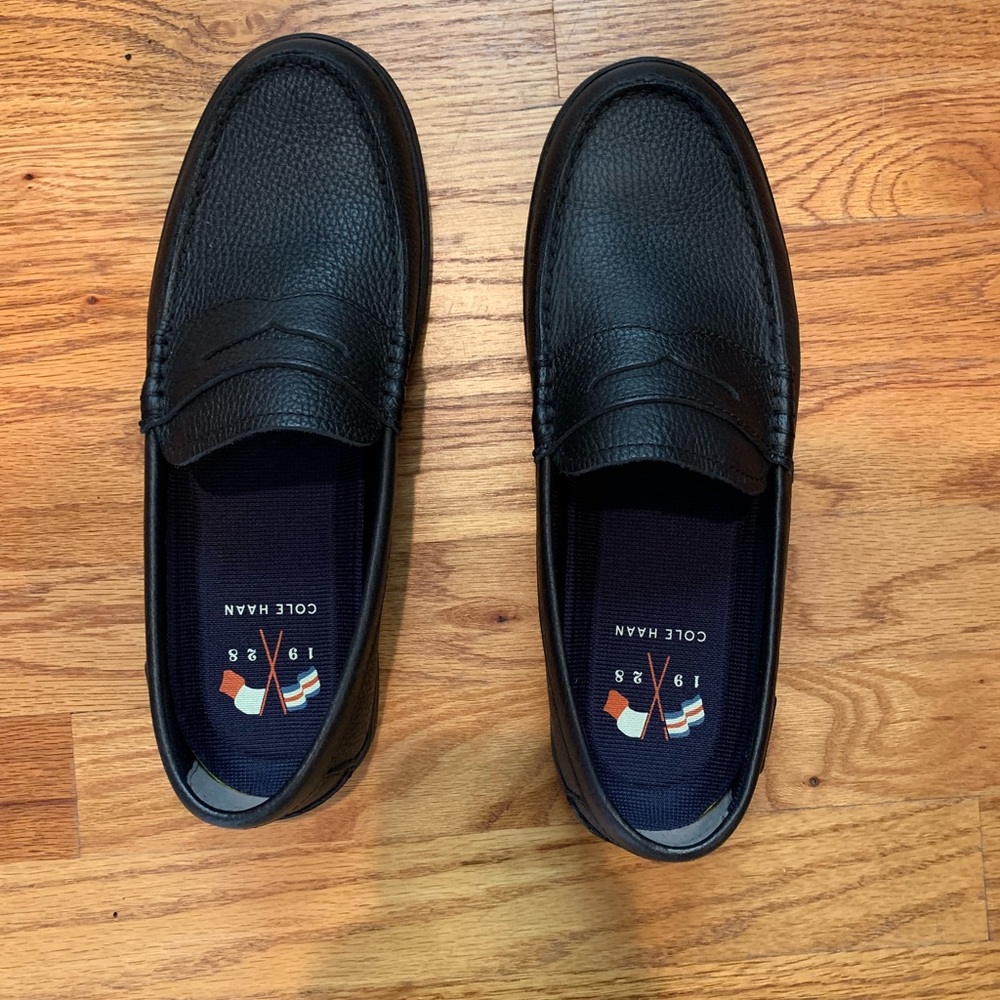 Size 9 men’s Cole haan shoes. Worn twice